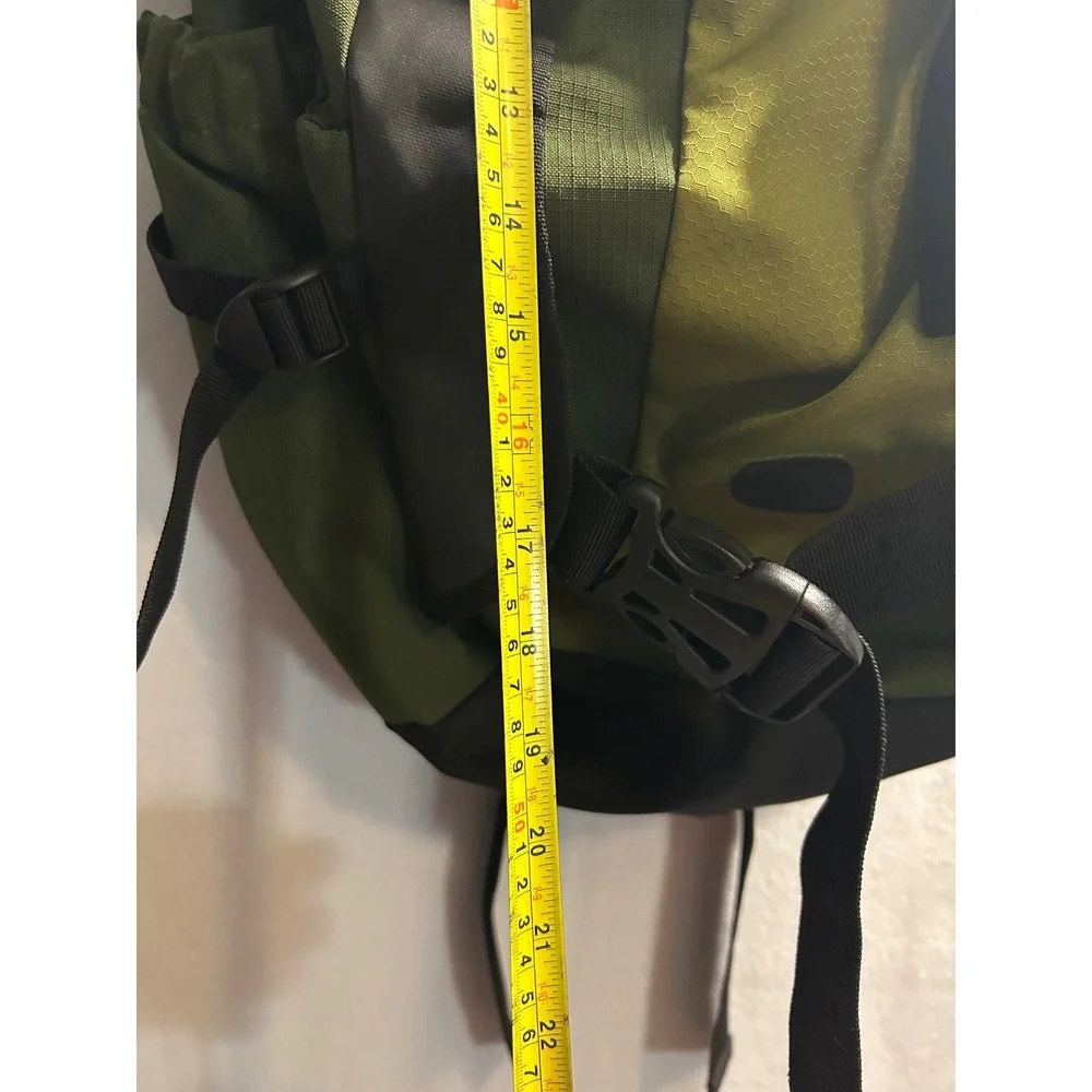 SwissGear Hiking Backpack Green Ripstop Daypack Outdoor Travel Bag Mens